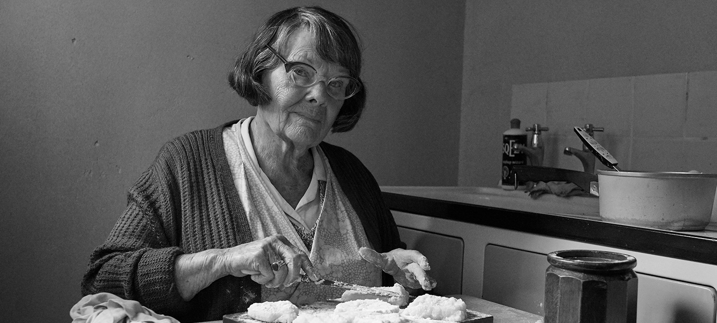Dame Judi Dench makes scones